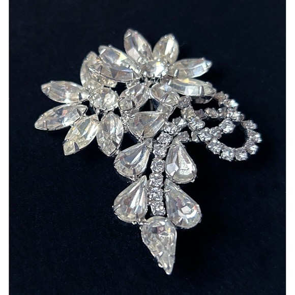 Vintage Rhinestone Flower Brooch - MCM Rhodium Plate Floral Pin - Picture 4 of 5